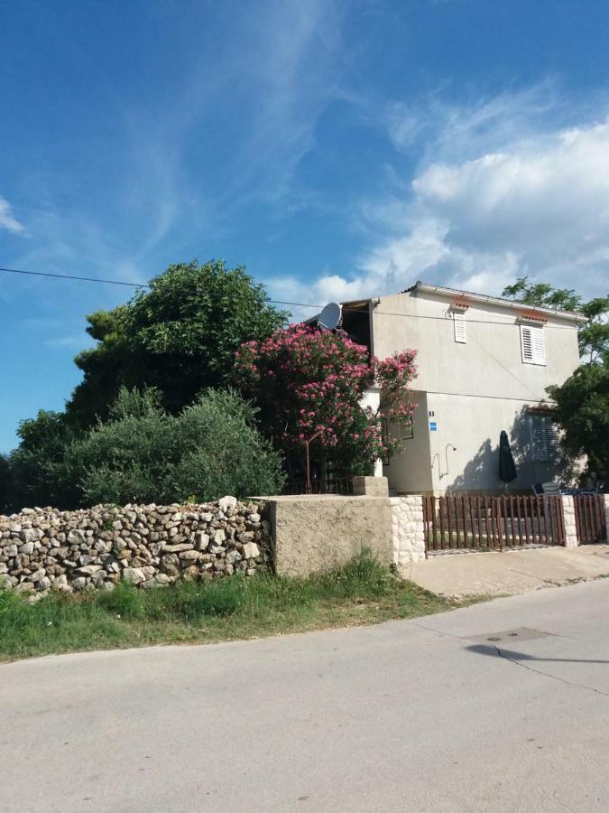 Apartman Nona Povljana Exteriör bild
