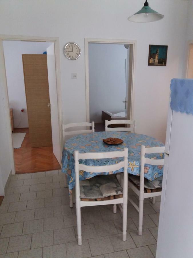 Apartman Nona Povljana Exteriör bild