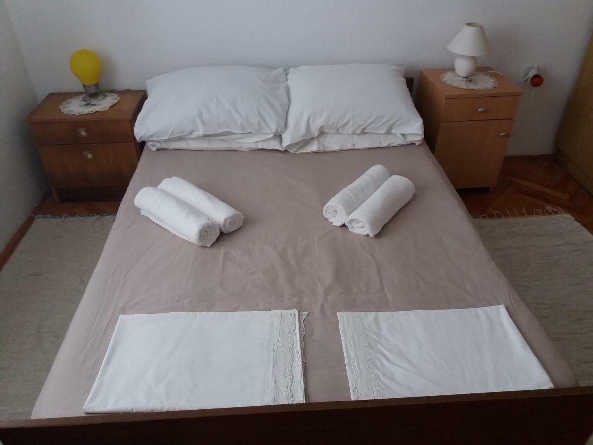 Apartman Nona Povljana Exteriör bild