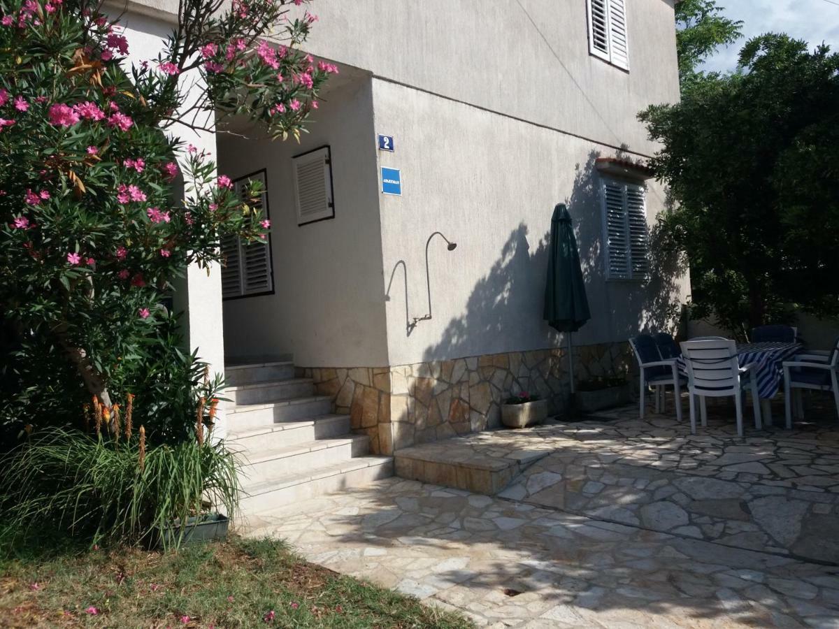 Apartman Nona Povljana Exteriör bild