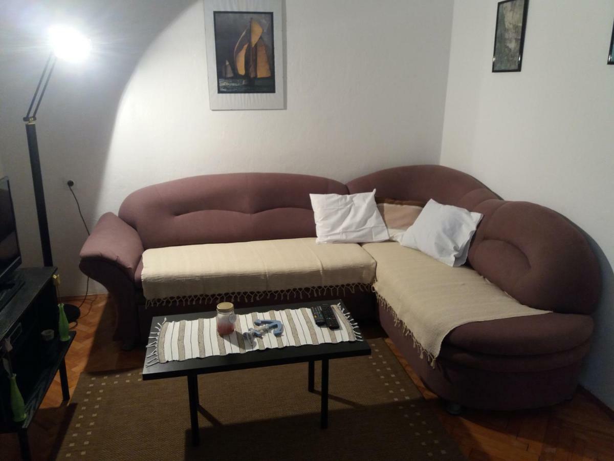 Apartman Nona Povljana Exteriör bild
